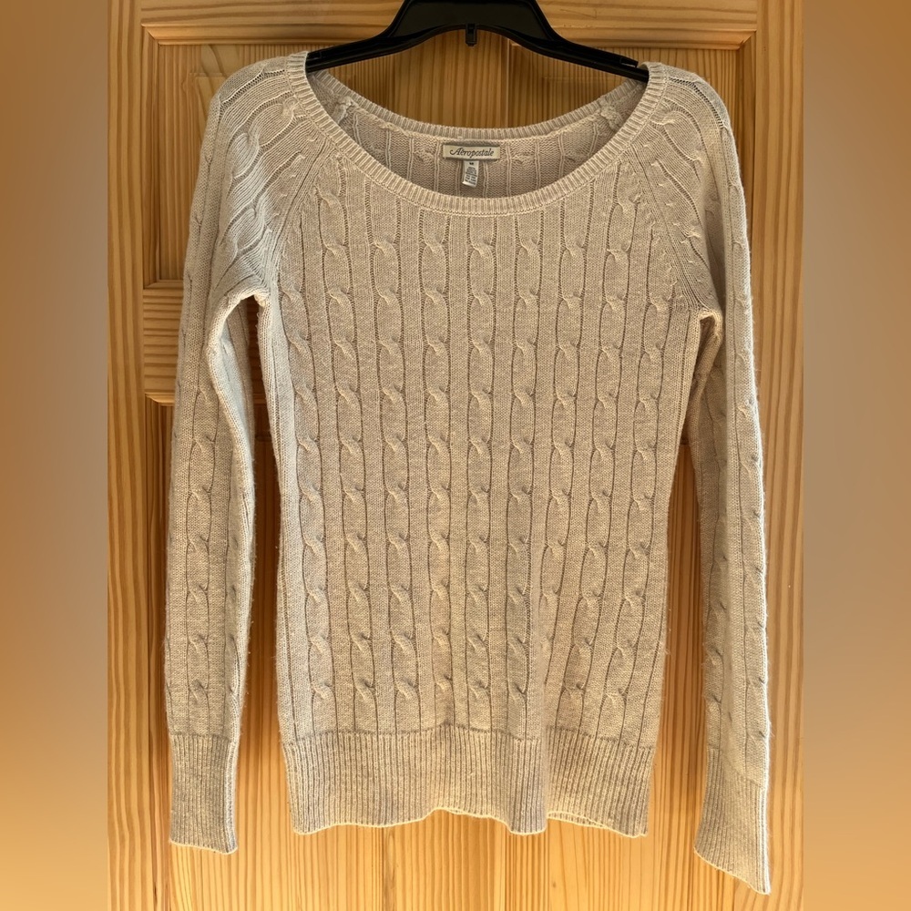 Aeropostale Cream Lightweight‎ Sweater Size Medium